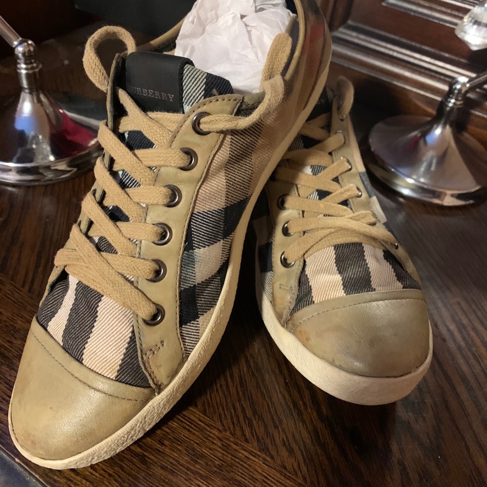 Burberry sneakers tan